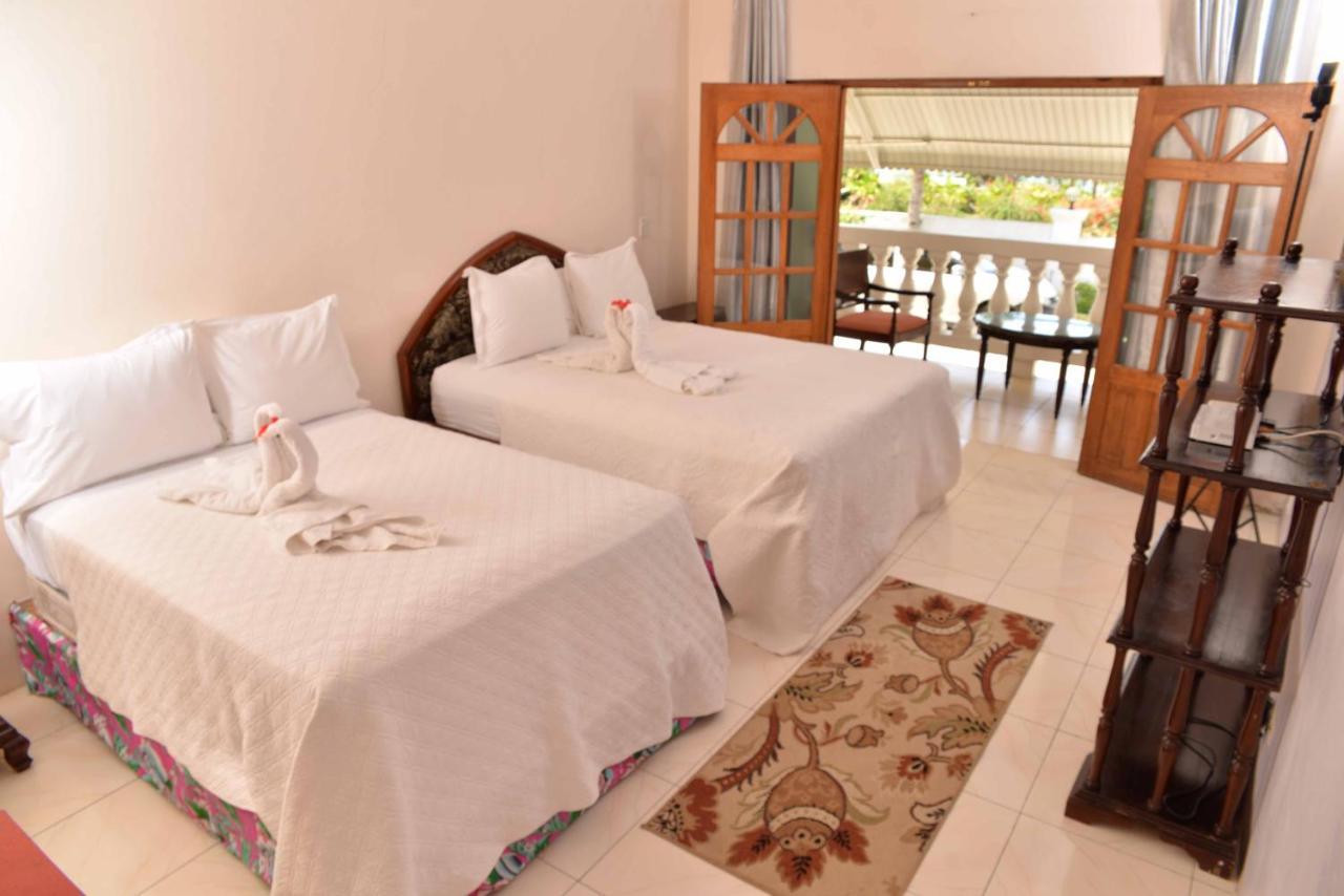 Chateau Margarita Teluk Montego Bagian luar foto