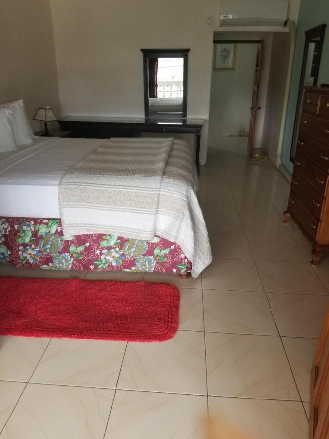 Chateau Margarita Teluk Montego Bagian luar foto